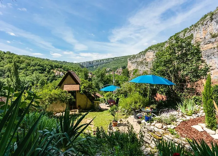 Gites Un Jardin Dans La Falaise
